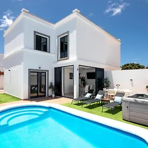 Ariome Villa