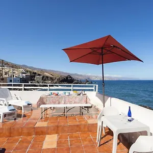 https://lightbooking-casa-de-playa-a-5-metros-del-mar.tenerifehoteles.net
